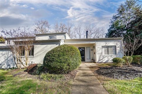 8013 Horse Chestnut Lane