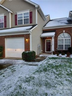 2718 Mill Valley Court sold home in Summerfield Townhomes, Matthews, NC