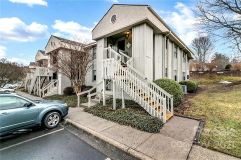 1206 Abbey Circle