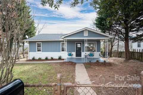 5 La Rue Street