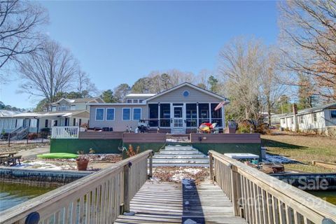 938 Pinehaven Drive