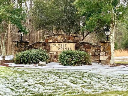 1261 Sunset Pointe Drive
