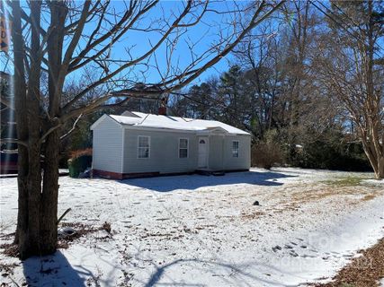 3032 Oakwood Drive
