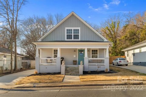 1517 Hawthorne Lane