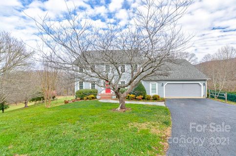 214 Smith Knolls Road sold home in Smith Knolls, Fairview, NC