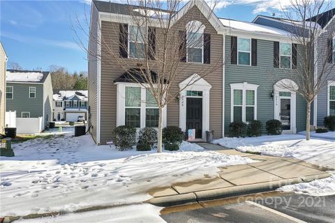 2420 Mariners Cove Lane