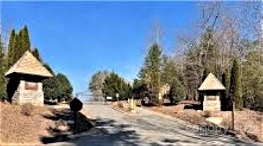 00 Waters Edge Drive 17-16
