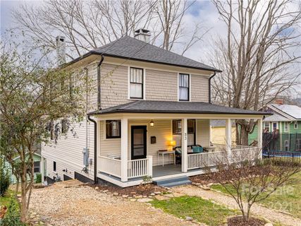 53 Woodlawn Avenue