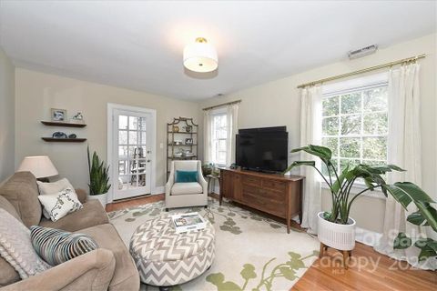 119 N Laurel Avenue 4