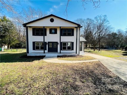 2816 Scarlet Circle
