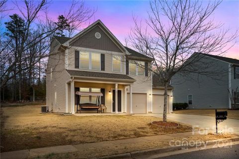 912 Little Dog Lane