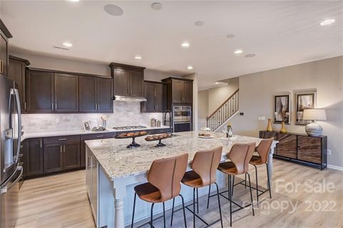 2121 Whispering Way 33