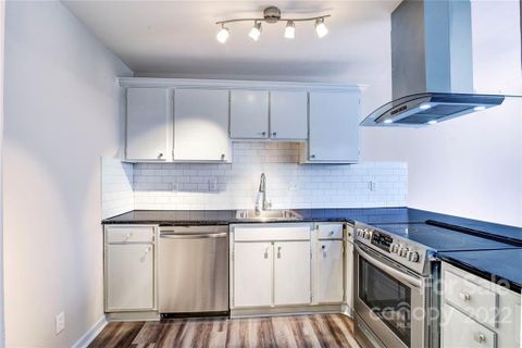 1615 Merry Oaks Road G sold home in Woodmere, Charlotte, NC
