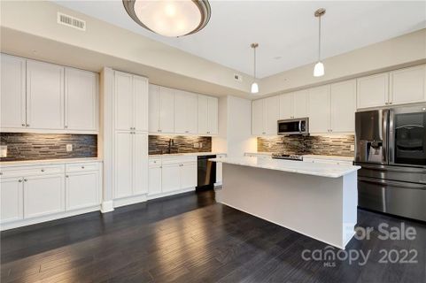 4620 Piedmont Row Drive #712
