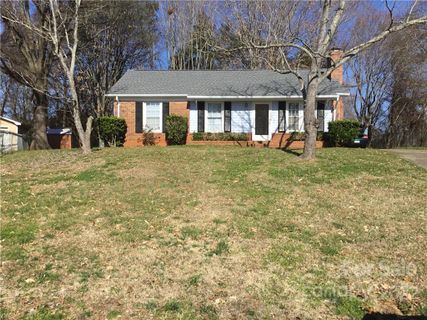 9305 Split Rail Lane