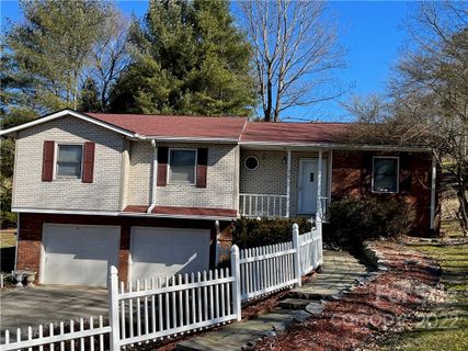 25 Sun Valley Court sold home in Sunset Heights, Alexander, NC
