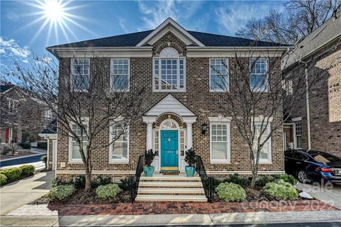 1252 Dilworth Crescent Row