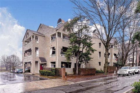 212 10th Street 3