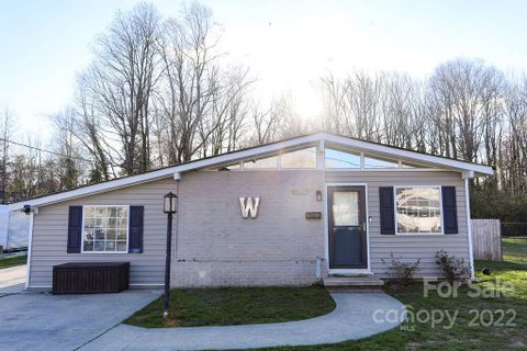 703 Laura Avenue