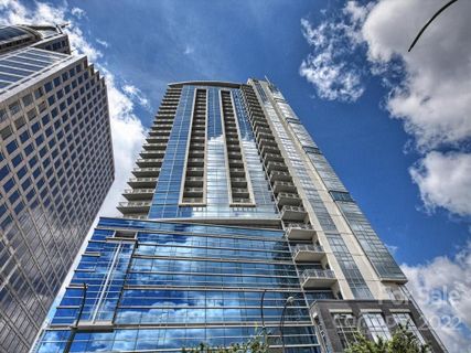 333 W Trade Street 2102