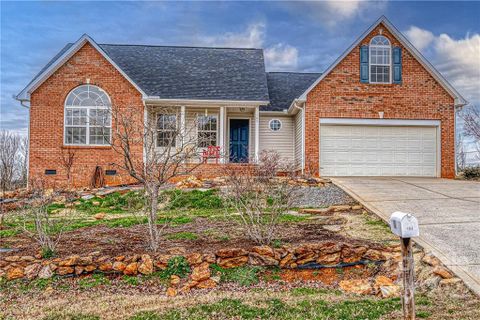 104 Blue Sky Circle sold home in Hamilton Heights, Shelby, NC