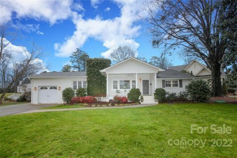 226 S Canterbury Road