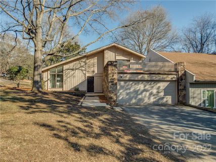 4015 Woodfox Drive
