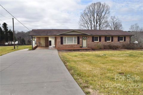 2107 Colonial Lane