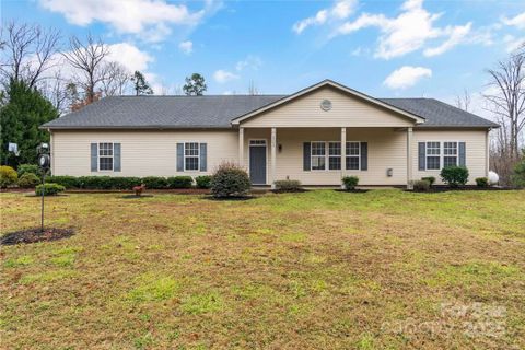 121 Holly Branch Lane sold home in Tremount, Troutman, NC