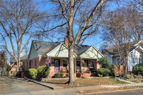 901 903 905 Sunnyside Avenue