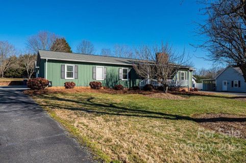 135 Sherwood Drive sold home in Pleasant Gardens, Taylorsville, NC