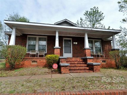 415 Cemetery Street
