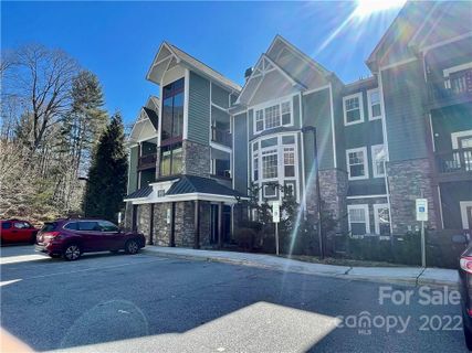 1000 Olde Eastwood Village Boulevard 204