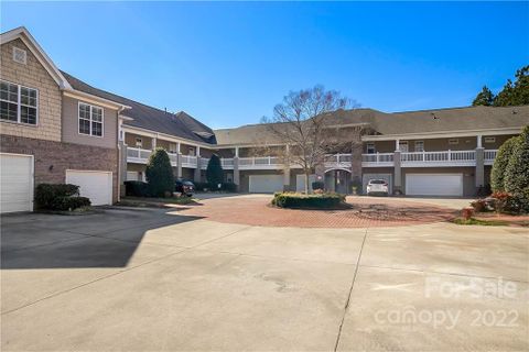 9045 Rosalyn Glen Road