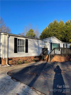 5454 Pembrooke Drive sold home in Silver Creek Estates, Granite Falls, NC
