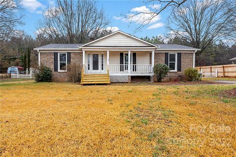 2841 Winding Trail sold home in Saddlebrook, Matthews, NC