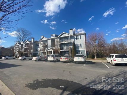 400 Vista Lake Drive 001