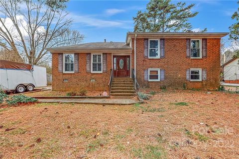 13498 Four Oaks Lane