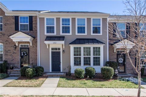 6882 Colonial Garden Drive