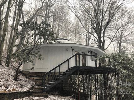 776 Fox Den Road
