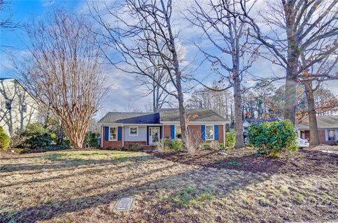 4914 Chestnut Lake Drive