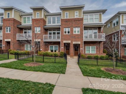 1032 Wesley Park Lane