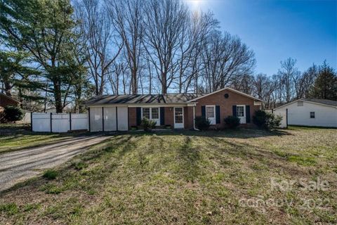 215 Valleybrook Lane
