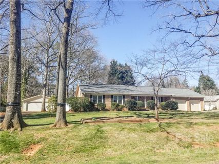 103 Oak Hill Drive sold home in Sherwood Forest, Huntersville, NC