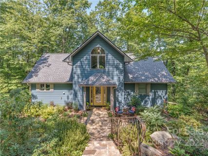 270 Ridge Drive sold home in Laurel Mountain, Saluda, NC