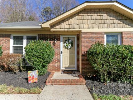 6234 Round Hill Road sold home in New Stonehaven, Charlotte, NC