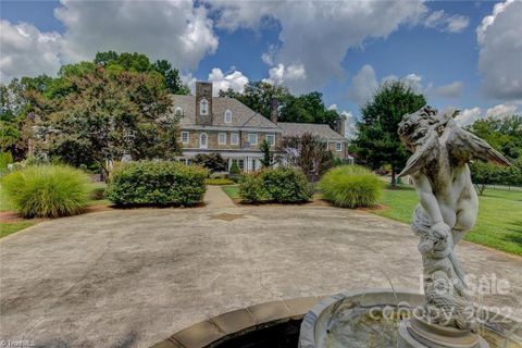 7980 Valley View sold home in Fair Oaks, Clemmons, NC