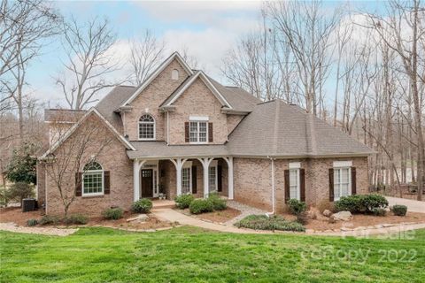 9013 Yellow Pine Court