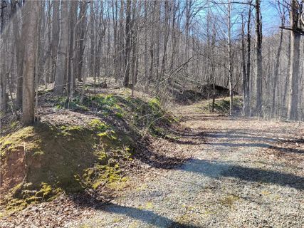 10 Twin Brook Drive sold home in M O Brannon, Waynesville, NC