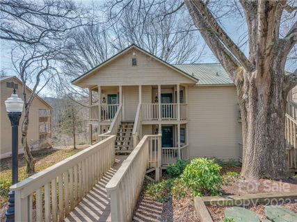 160 Whitney Boulevard 29